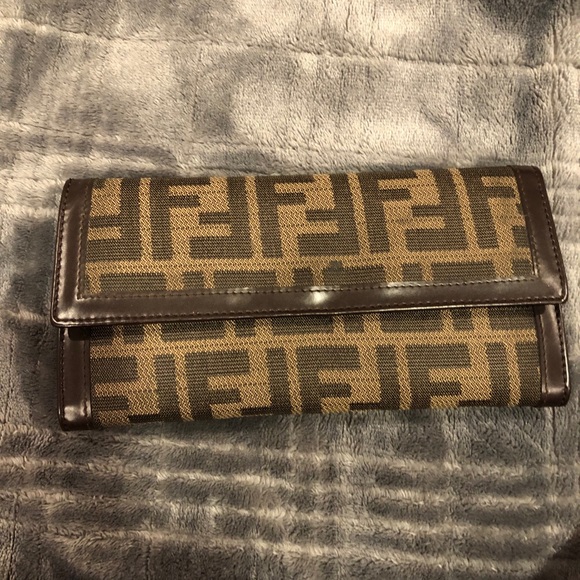 Vintage Fendi wallet - Picture 1 of 8
